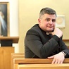 Ks. Bartek Kuźnik  jest kapelanem  arcybiskupa seniora archidiecezji katowickiej Damiana Zimonia oraz pracownikiem Wydziału Teologicznego Uniwersytetu Śląskiego  w Katowicach 