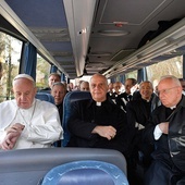 Papież Franciszek, kardynałowie i biskupi pracujący w Kurii Rzymskiej co roku wyjeżdżają na rekolekcje wielkopostne  do ośrodka paulistów w Ariccii.
