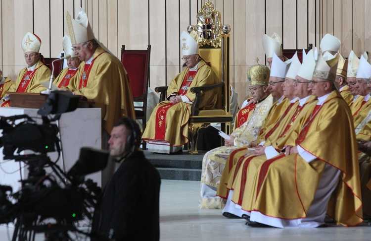 Świeca Niepodległości dla papieża Franciszka