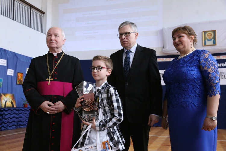 Karolino świeć nam przykładem