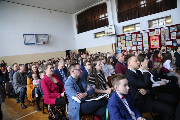 Karolino świeć nam przykładem