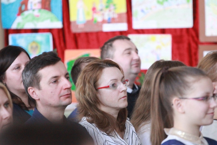 Karolino świeć nam przykładem