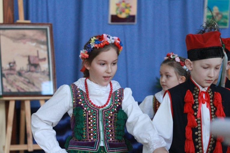 Karolino świeć nam przykładem