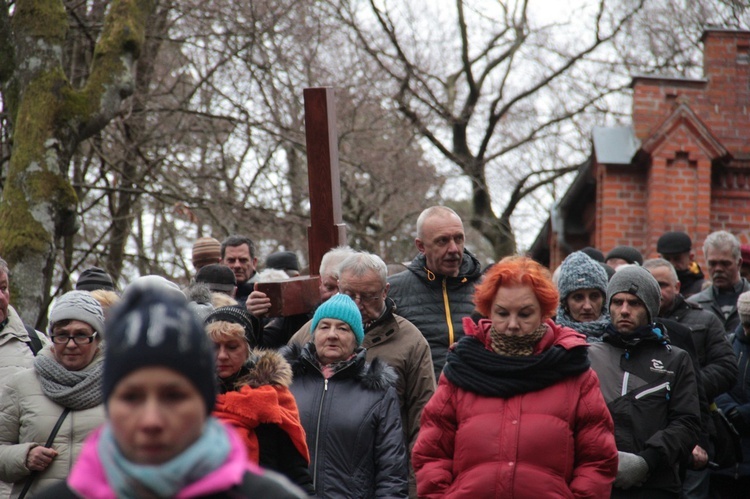 Wejherowo. Droga Krzyżowa kalwaryjskimi ścieżkami 