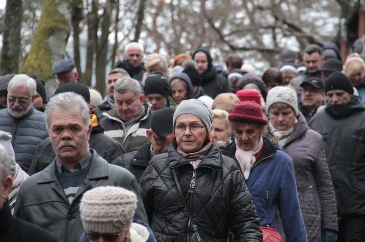 Wejherowo. Droga Krzyżowa kalwaryjskimi ścieżkami 