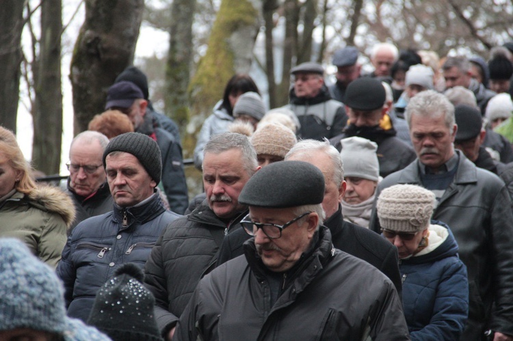 Wejherowo. Droga Krzyżowa kalwaryjskimi ścieżkami 