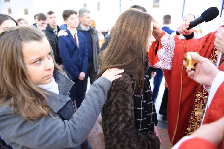 Bierzmowanie w kościele bł. Karoliny w Tarnowie