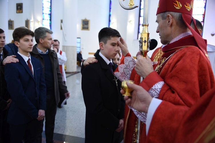 Bierzmowanie w kościele bł. Karoliny w Tarnowie