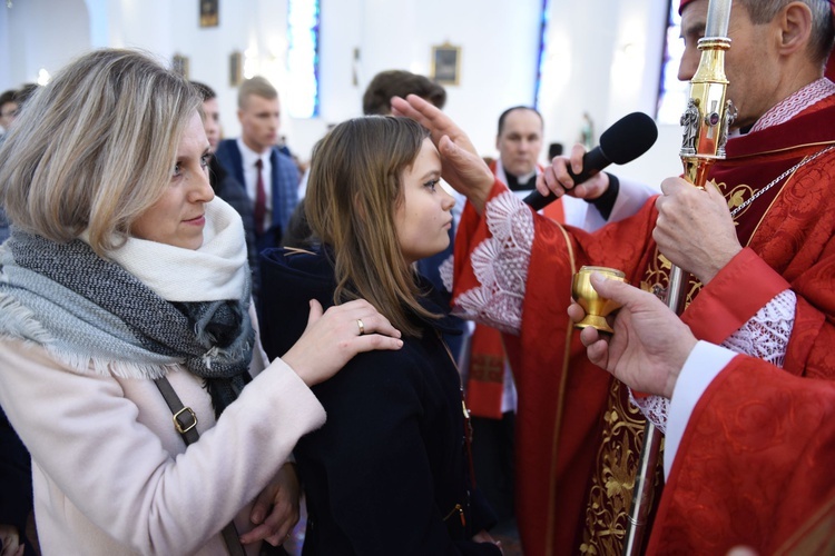 Bierzmowanie w kościele bł. Karoliny w Tarnowie