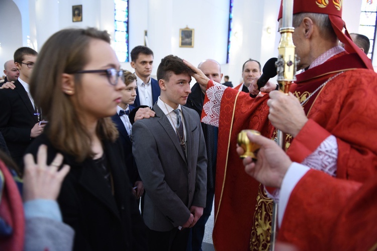 Bierzmowanie w kościele bł. Karoliny w Tarnowie