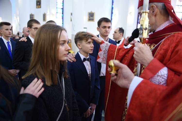 Bierzmowanie w kościele bł. Karoliny w Tarnowie