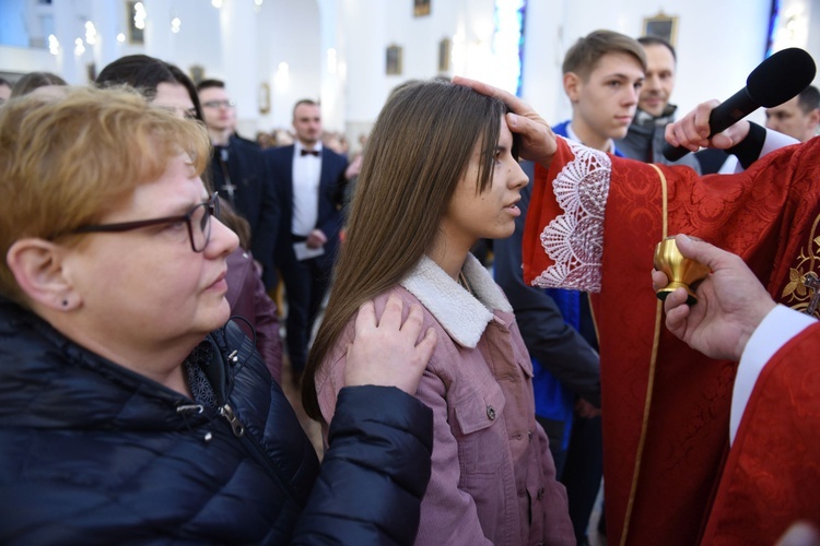 Bierzmowanie w kościele bł. Karoliny w Tarnowie