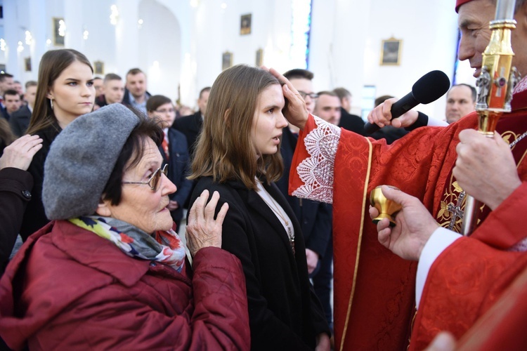 Bierzmowanie w kościele bł. Karoliny w Tarnowie