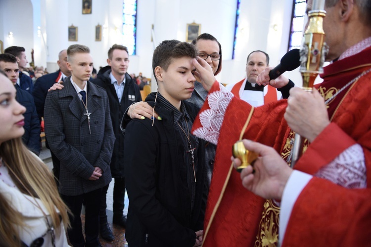 Bierzmowanie w kościele bł. Karoliny w Tarnowie