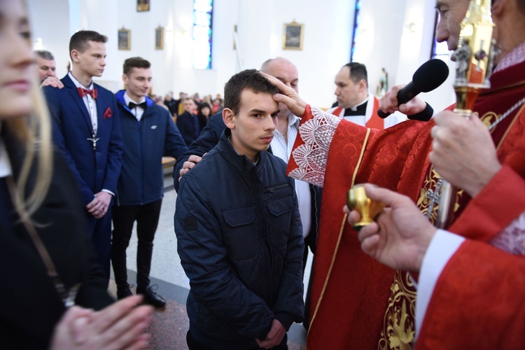 Bierzmowanie w kościele bł. Karoliny w Tarnowie