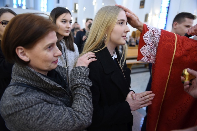 Bierzmowanie w kościele bł. Karoliny w Tarnowie