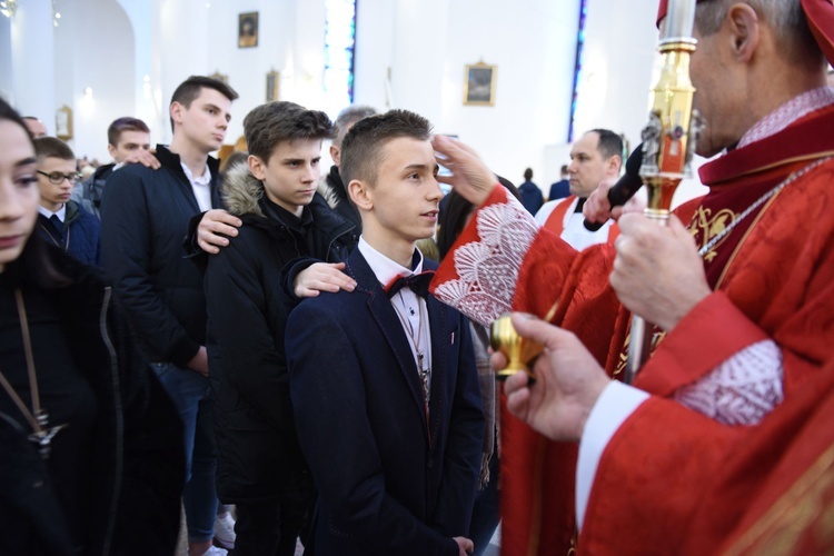 Bierzmowanie w kościele bł. Karoliny w Tarnowie