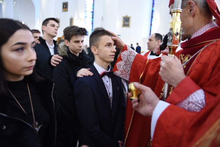 Bierzmowanie w kościele bł. Karoliny w Tarnowie