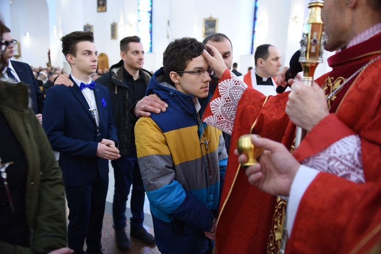 Bierzmowanie w kościele bł. Karoliny w Tarnowie