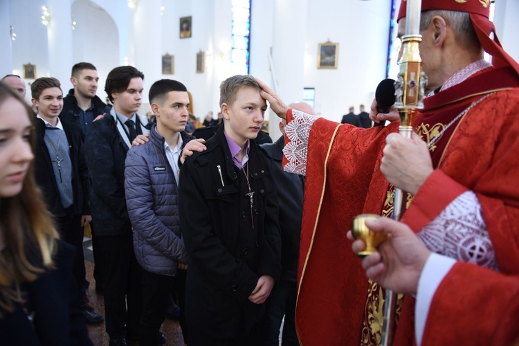 Bierzmowanie w kościele bł. Karoliny w Tarnowie