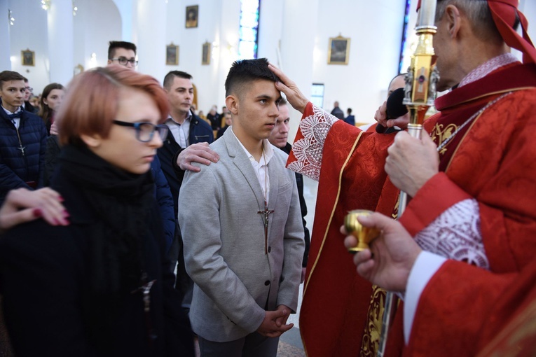 Bierzmowanie w kościele bł. Karoliny w Tarnowie