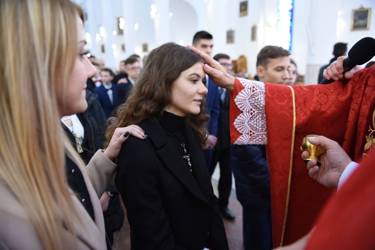 Bierzmowanie w kościele bł. Karoliny w Tarnowie