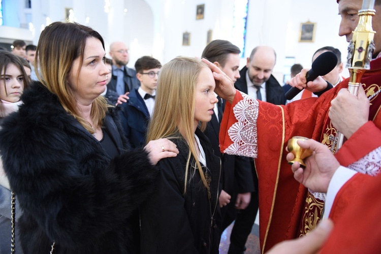 Bierzmowanie w kościele bł. Karoliny w Tarnowie