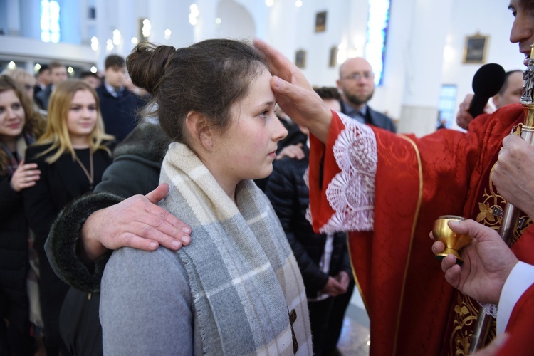 Bierzmowanie w kościele bł. Karoliny w Tarnowie