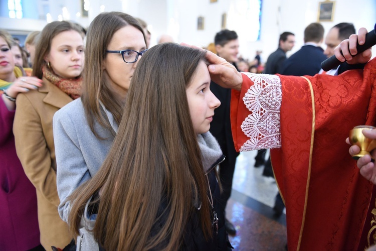 Bierzmowanie w kościele bł. Karoliny w Tarnowie
