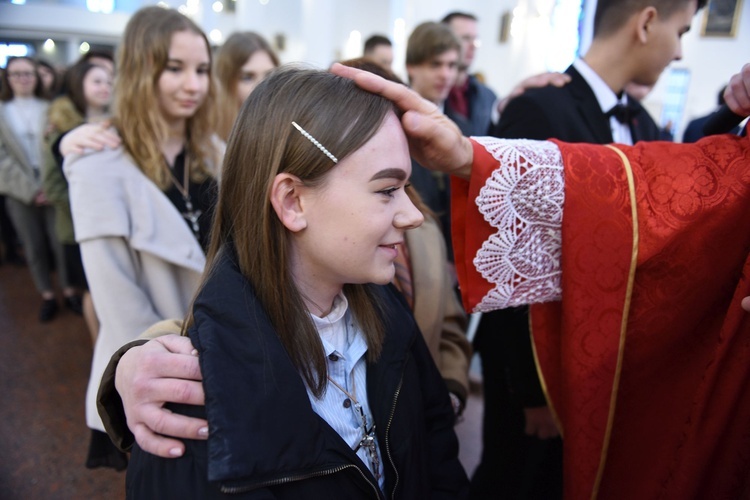 Bierzmowanie w kościele bł. Karoliny w Tarnowie