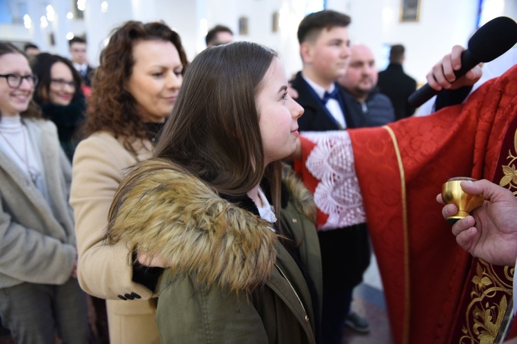 Bierzmowanie w kościele bł. Karoliny w Tarnowie