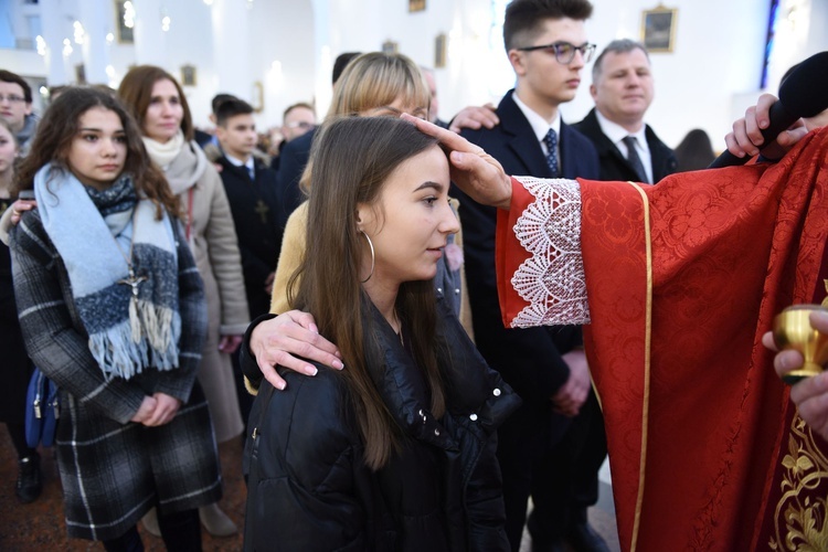 Bierzmowanie w kościele bł. Karoliny w Tarnowie