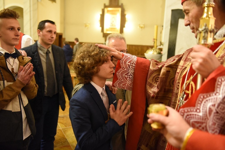 Bierzmowanie w kościele NSPJ w Tarnowie