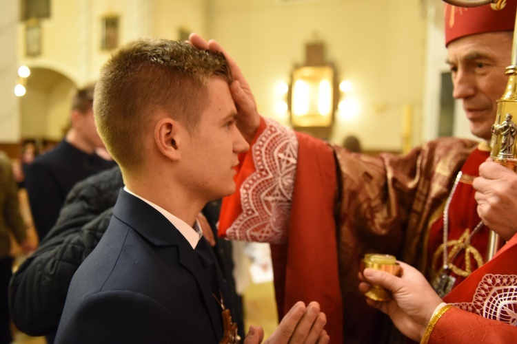 Bierzmowanie w kościele NSPJ w Tarnowie