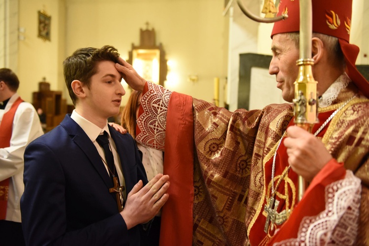 Bierzmowanie w kościele NSPJ w Tarnowie