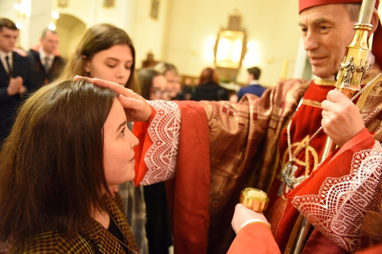 Bierzmowanie w kościele NSPJ w Tarnowie