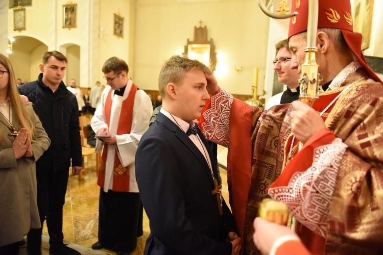 Bierzmowanie w kościele NSPJ w Tarnowie