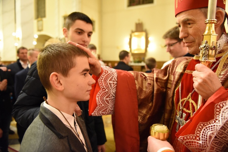 Bierzmowanie w kościele NSPJ w Tarnowie