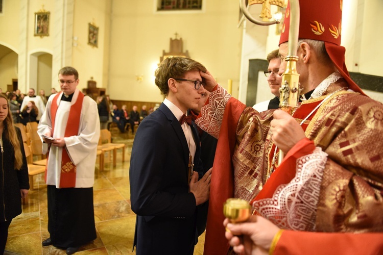 Bierzmowanie w kościele NSPJ w Tarnowie