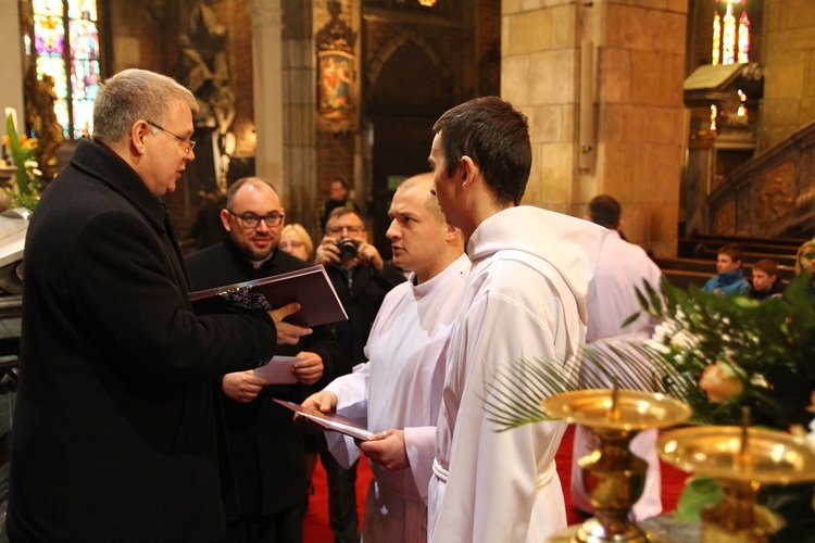 Święto patronalne abp. Józefa Kupnego i nowi nadzwyczajni szafarze Komunii św.