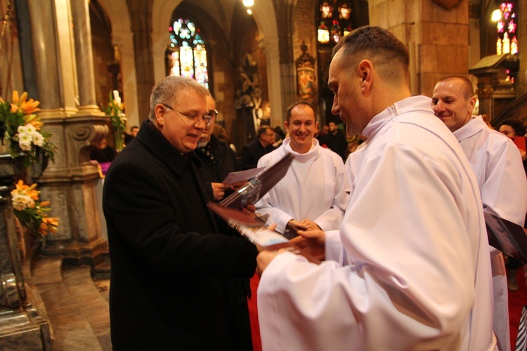 Święto patronalne abp. Józefa Kupnego i nowi nadzwyczajni szafarze Komunii św.