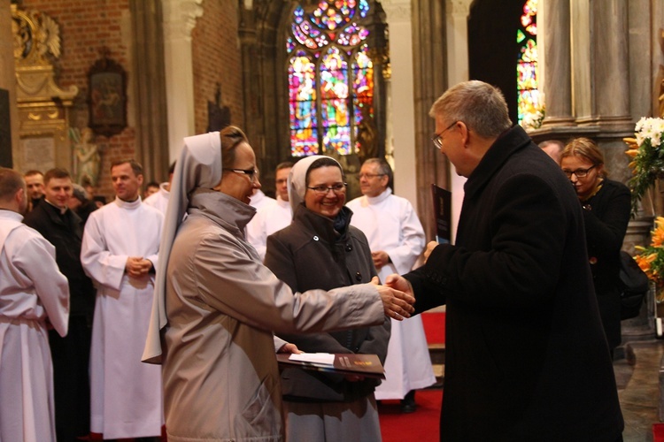 Święto patronalne abp. Józefa Kupnego i nowi nadzwyczajni szafarze Komunii św.