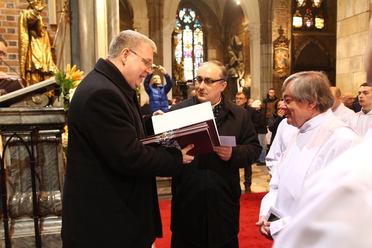 Święto patronalne abp. Józefa Kupnego i nowi nadzwyczajni szafarze Komunii św.