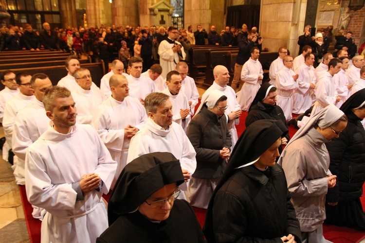 Święto patronalne abp. Józefa Kupnego i nowi nadzwyczajni szafarze Komunii św.