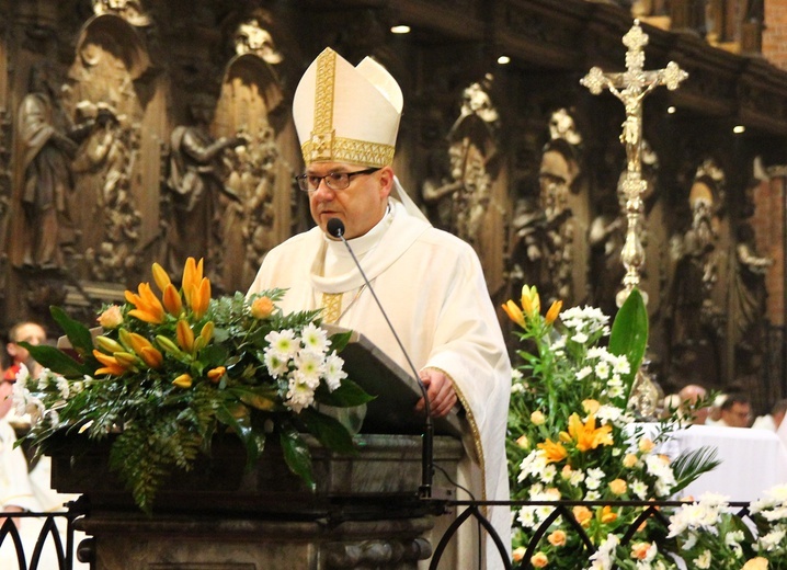 Święto patronalne abp. Józefa Kupnego i nowi nadzwyczajni szafarze Komunii św.