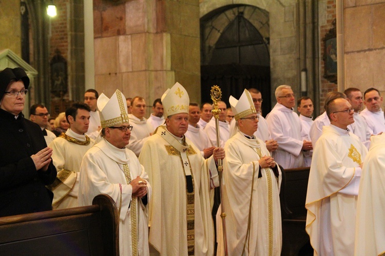 Święto patronalne abp. Józefa Kupnego i nowi nadzwyczajni szafarze Komunii św.