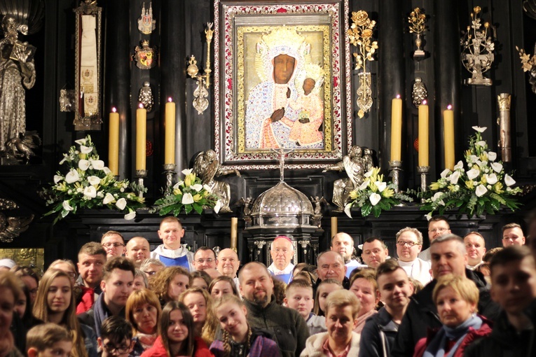 Zawierzenie Ruchu Światło-Życie diecezji łowickiej na Jasnej Górze