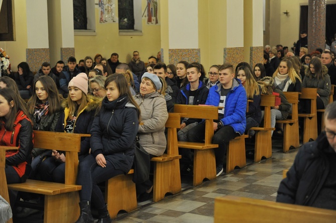 Dekanalne spotkanie młodzieży w Tarnowie-Krzyżu