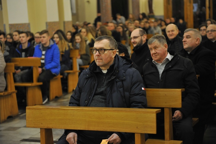 Dekanalne spotkanie młodzieży w Tarnowie-Krzyżu