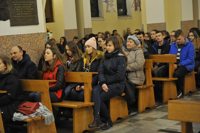 Dekanalne spotkanie młodzieży w Tarnowie-Krzyżu